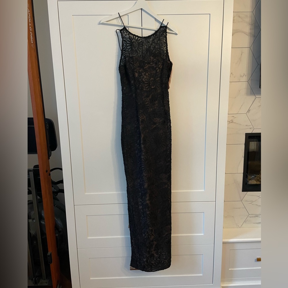 Aidan Maddox size 4 lace formal dress